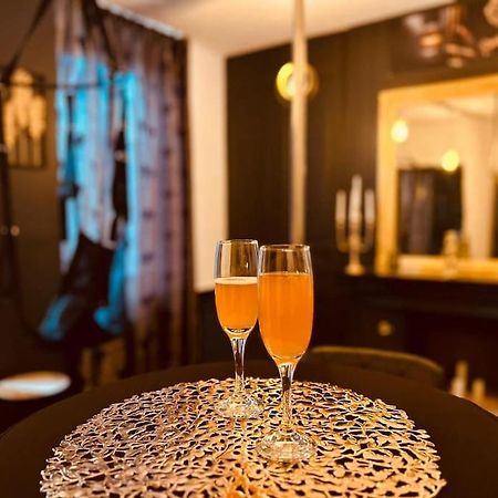 Love Room « L'Etreinte Doree » Illiers-Combray Luaran gambar