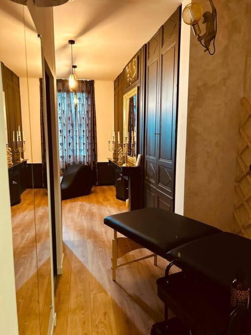 Love Room « L'Etreinte Doree » Illiers-Combray Luaran gambar
