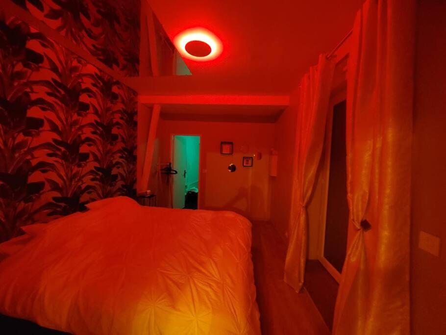 Love Room « L'Etreinte Doree » Illiers-Combray Luaran gambar