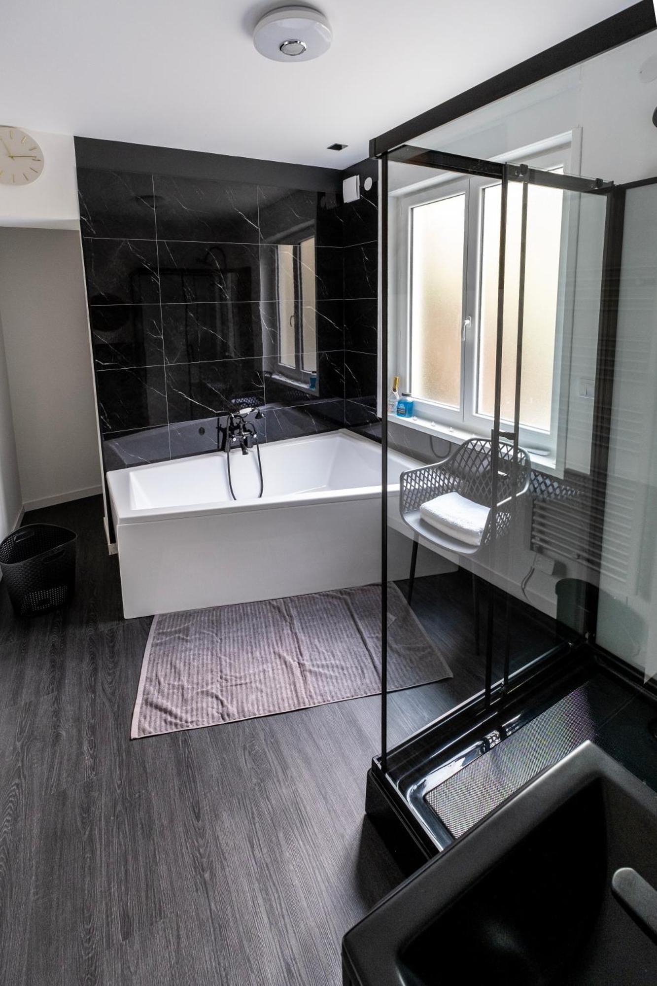 Love Room « L'Etreinte Doree » Illiers-Combray Luaran gambar